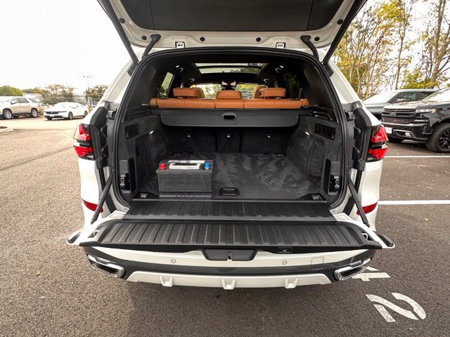 Used 2025 BMW X5 xDrive40i w/ M Sport Package AWD/4WD image 16