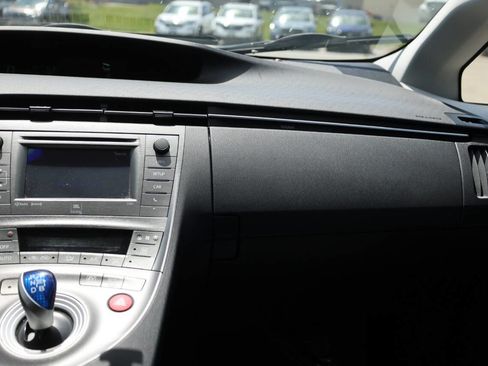 Used 2013 Toyota Prius Four FWD image 23