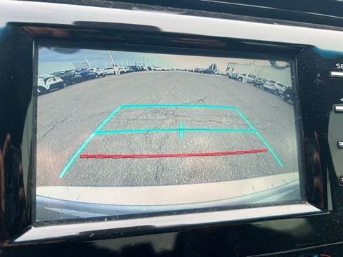 Used 2018 Toyota Camry LE image 11