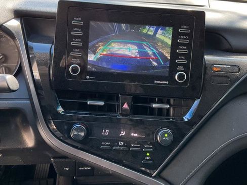 Used 2021 Toyota Camry SE FWD image 15