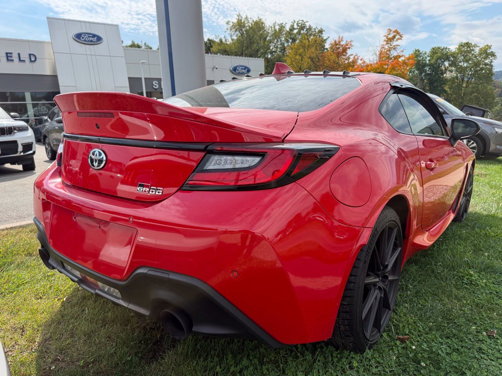 Used 2025 Toyota GR86 Premium w/ Performance Package RWD image 5