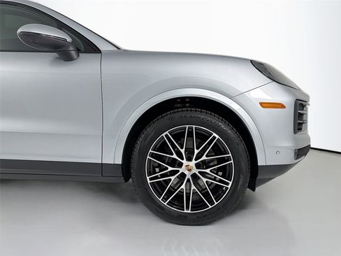 New 2025 Porsche Cayenne Coupe image 23
