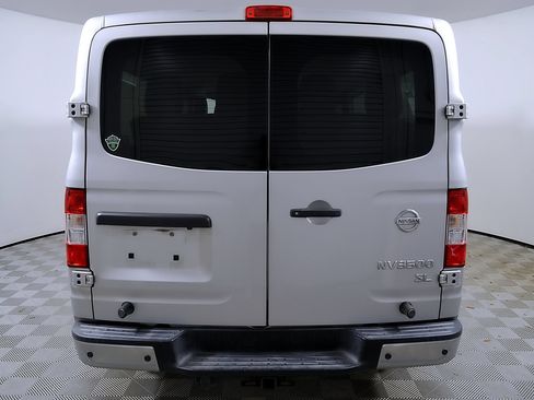 Used 2017 Nissan NV 3500 SL RWD image 8