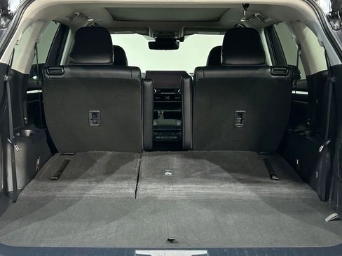Used 2024 Toyota Highlander Platinum AWD/4WD image 41