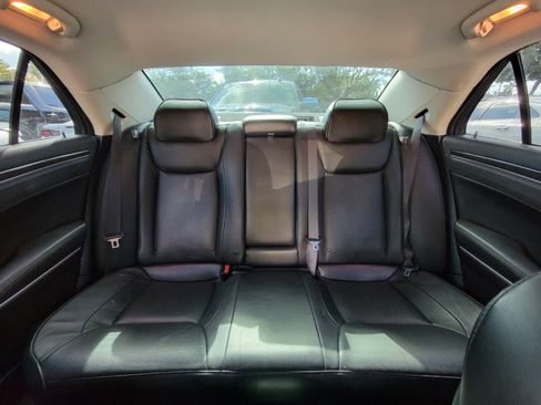 Used 2019 Chrysler 300 Limited image 15