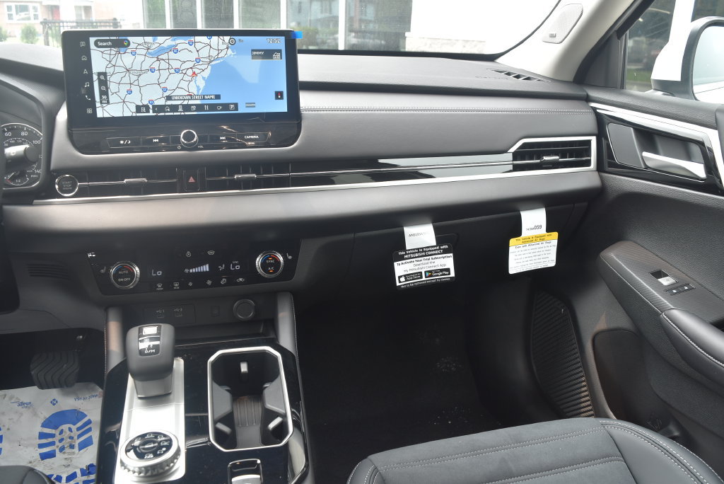 New 2026 Mitsubishi Outlander AWD image 14