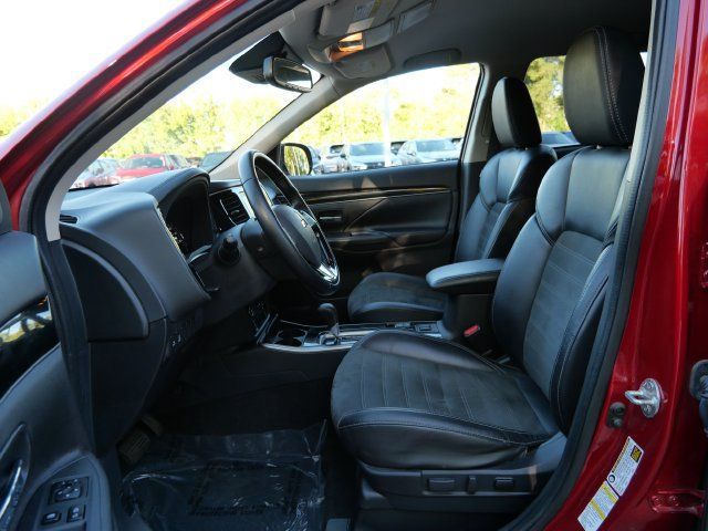 Used 2020 Mitsubishi Outlander SE AWD/4WD image 14