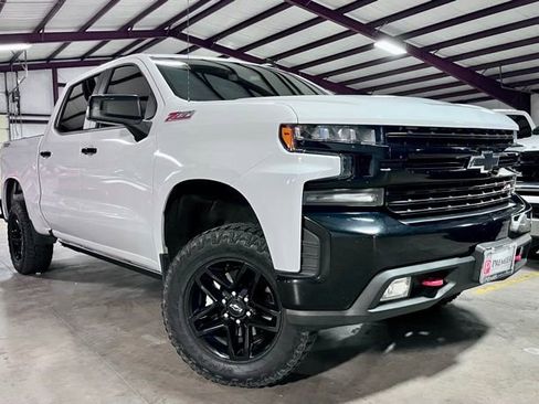 Used 2020 Chevrolet Silverado 1500 LT Trail Boss w/ Convenience Package AWD/4WD image 1