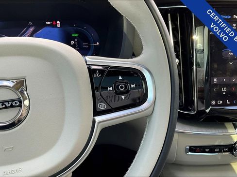 Certified 2025 Volvo XC60 T8 Plus w/ Protection Package Premier image 27
