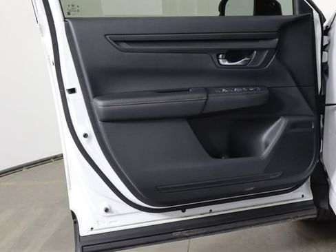 Used 2025 Honda CR-V Sport image 18
