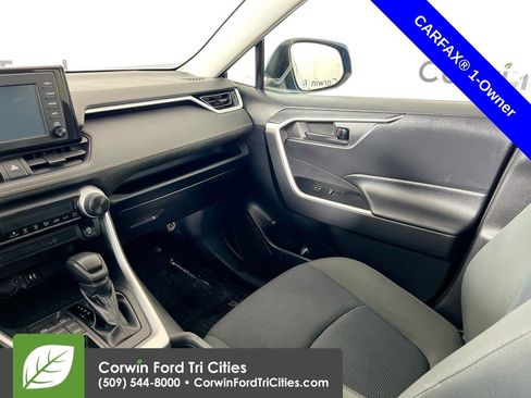 Used 2019 Toyota RAV4 LE w/ All Weather Liner Package AWD/4WD image 25