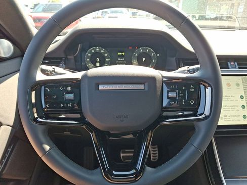 Used 2026 Land Rover Range Rover Evoque Dynamic SE AWD/4WD image 20