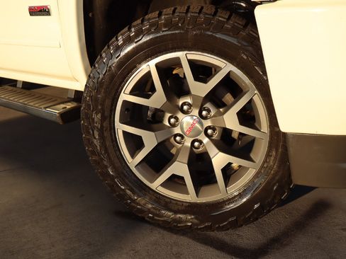 Used 2018 GMC Sierra 1500 SLT image 3