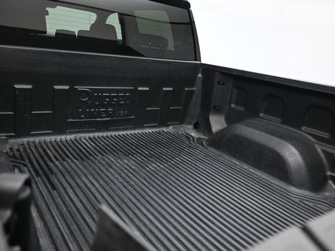 Certified 2024 GMC Sierra 1500 SLT image 11