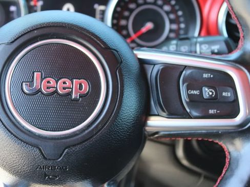 Used 2021 Jeep Wrangler Unlimited Rubicon AWD/4WD image 36