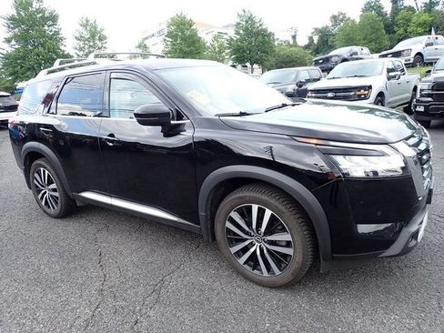 Used 2023 Nissan Pathfinder Platinum AWD/4WD image 8