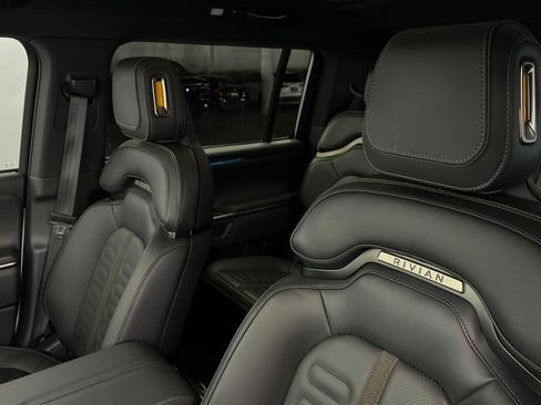 Used 2025 Rivian R1S Adventure Dual AWD/4WD image 16