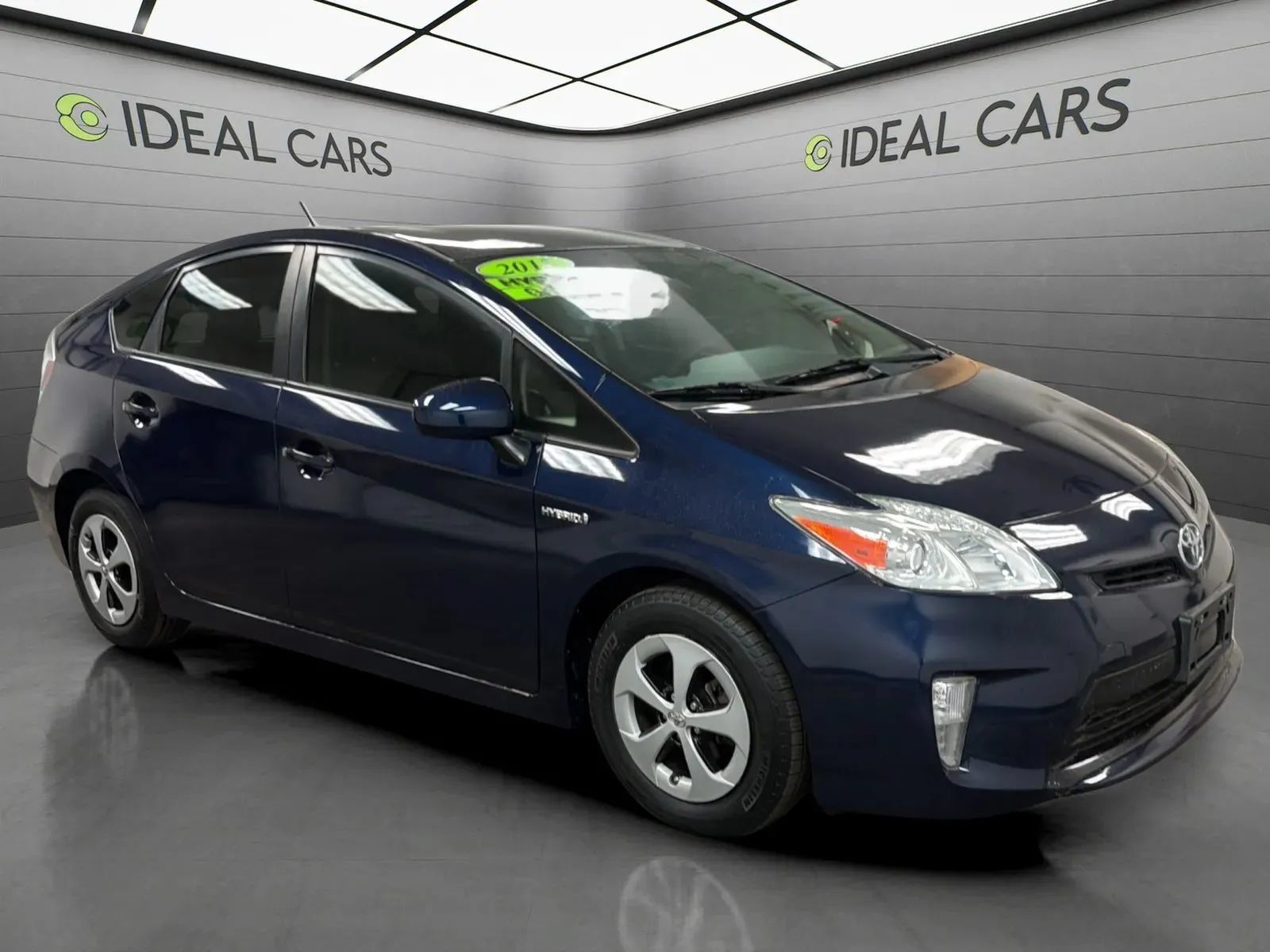 Used 2015 Toyota Prius Two FWD image 3