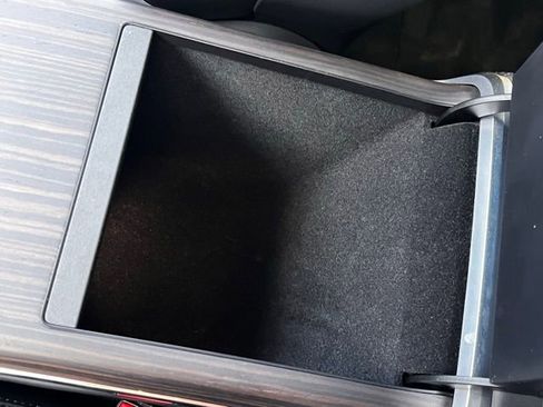 Used 2024 Tesla Model X image 24