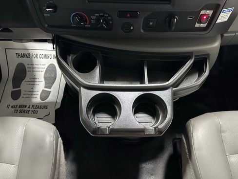 Used 2024 Ford E-350 and Econoline 350 Super Duty image 27