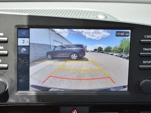 Used 2025 Hyundai Elantra Sport FWD image 32