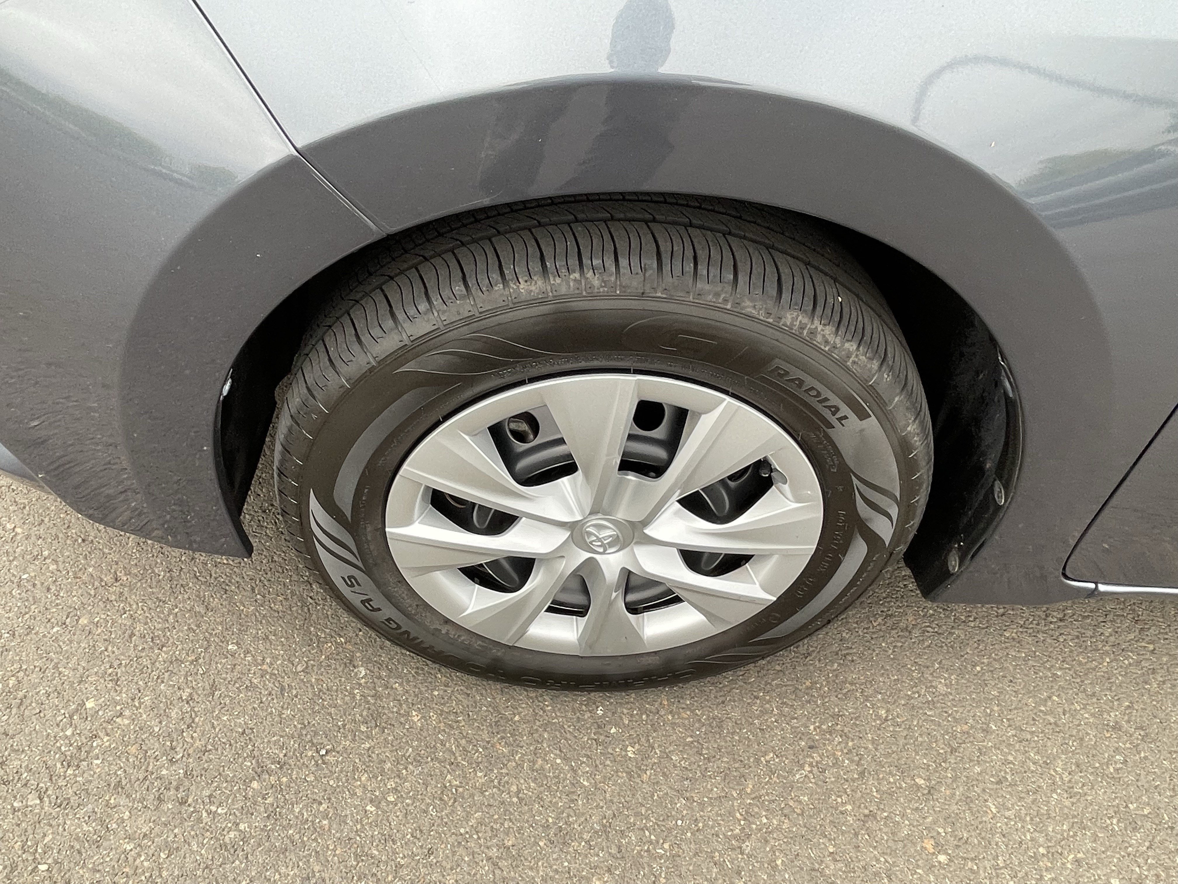 Used 2015 Toyota Corolla LE FWD image 9