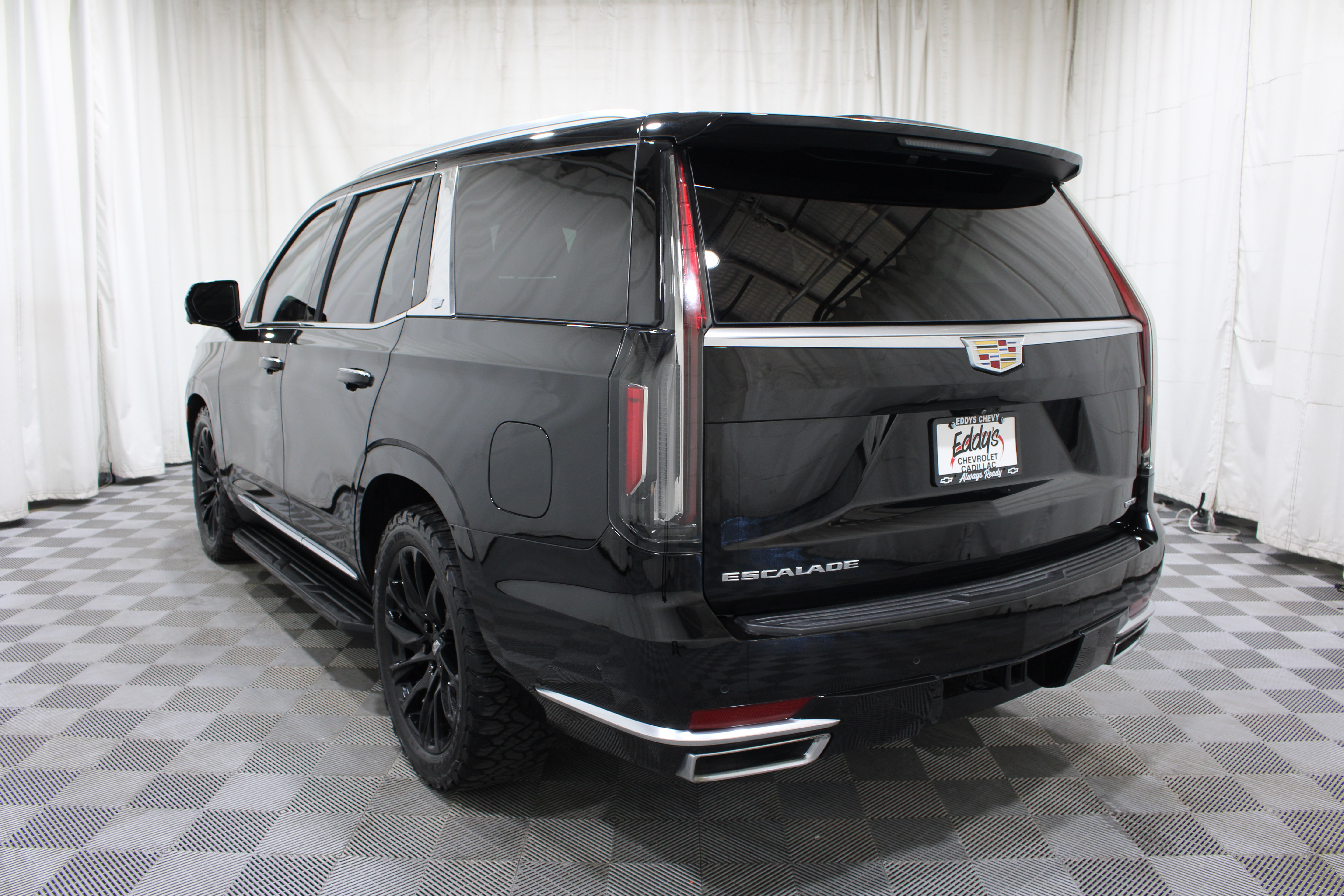 Used 2021 Cadillac Escalade Premium Luxury w/ Driver Assist Tech Package AWD/4WD image 35