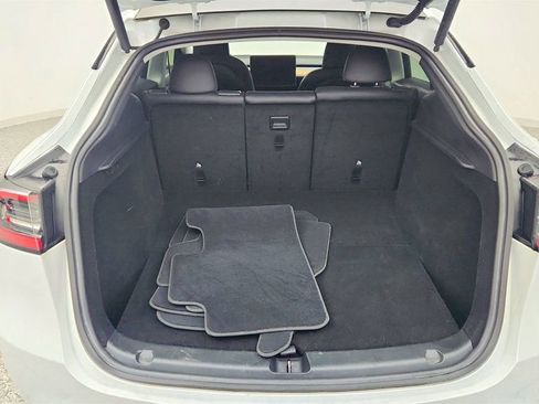 Used 2023 Tesla Model Y AWD image 25