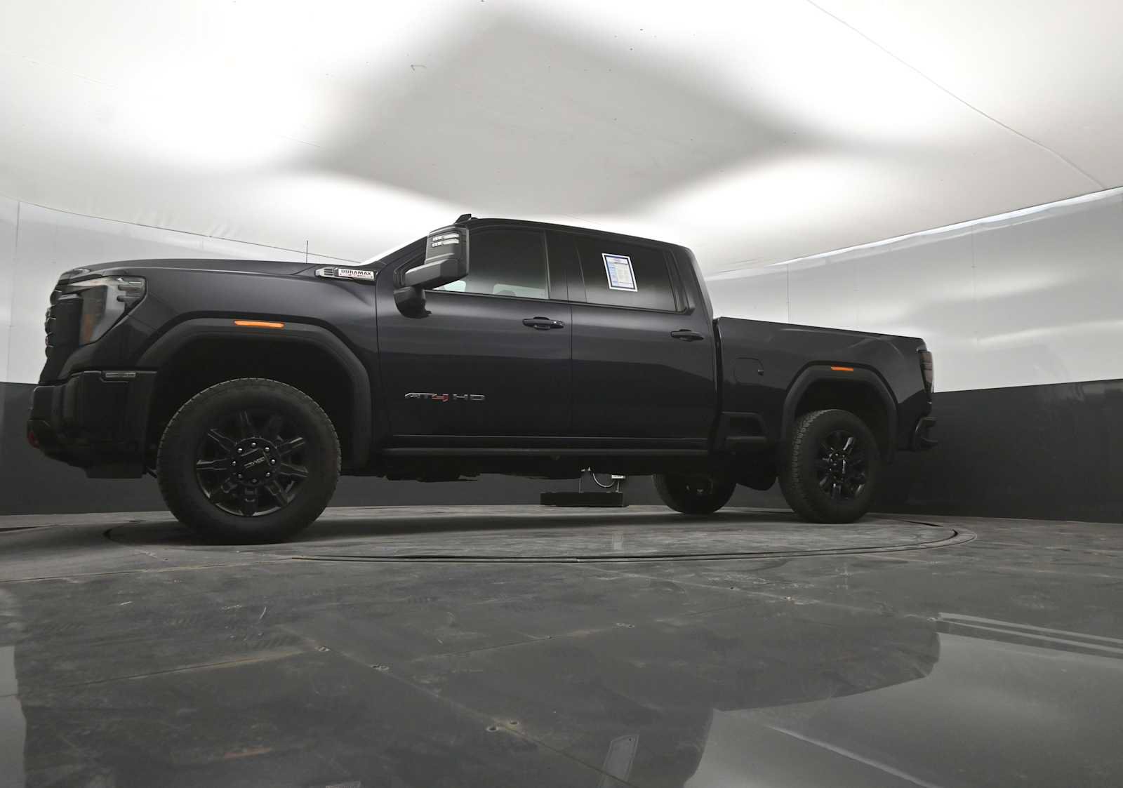 Used 2024 GMC Sierra 2500 AT4 w/ AT4 Premium Plus Package AWD/4WD image 45