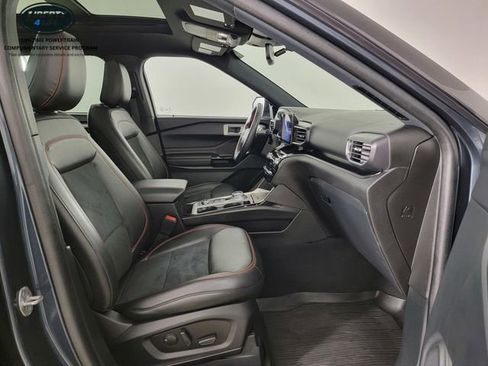 Certified 2022 Ford Explorer ST-Line w/ Class IV Trailer Tow Package image 19