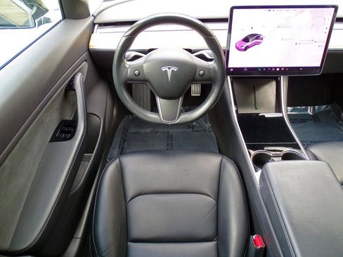 Used 2019 Tesla Model 3 Standard Range Plus RWD image 17