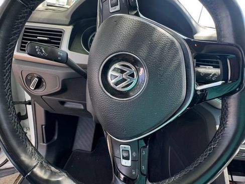 Used 2019 Volkswagen Atlas SE w/ Towing Package AWD/4WD image 20
