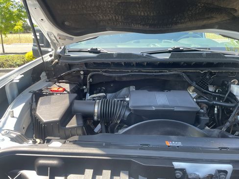 Used 2022 Chevrolet Silverado 2500 Custom w/ Custom Value Package AWD/4WD image 17