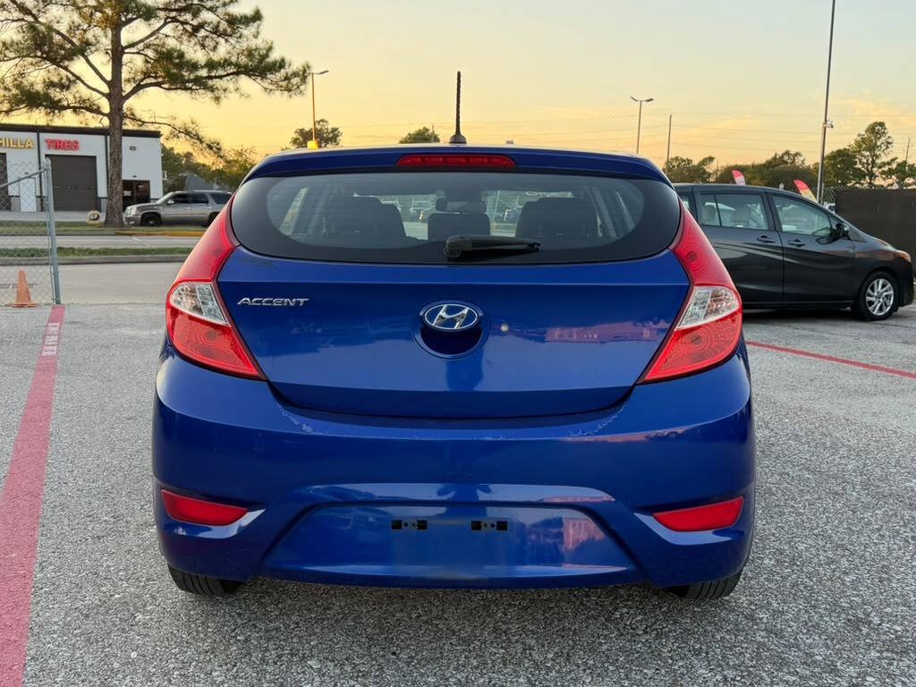 Used 2012 Hyundai Accent GS FWD image 11