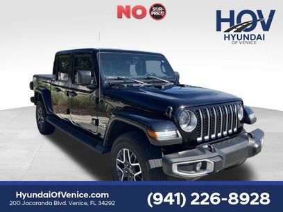 Used 2023 Jeep Gladiator Overland w/ Popular Equipment Package
