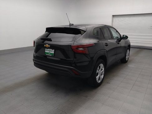 Used 2025 Chevrolet Trax LS FWD image 9