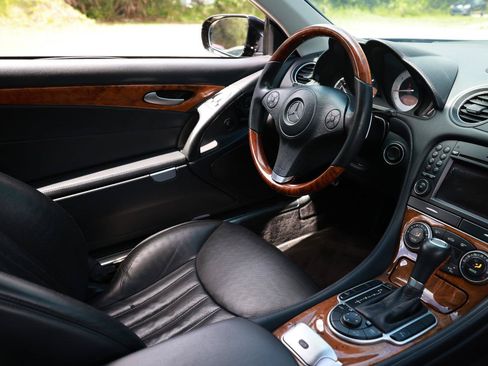 Used 2009 Mercedes-Benz SL 550 w/ Premium I Pkg image 20