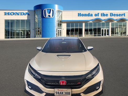 Used 2018 Honda Civic Type R image 2