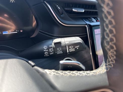 Used 2021 Jeep Grand Cherokee L Limited image 34