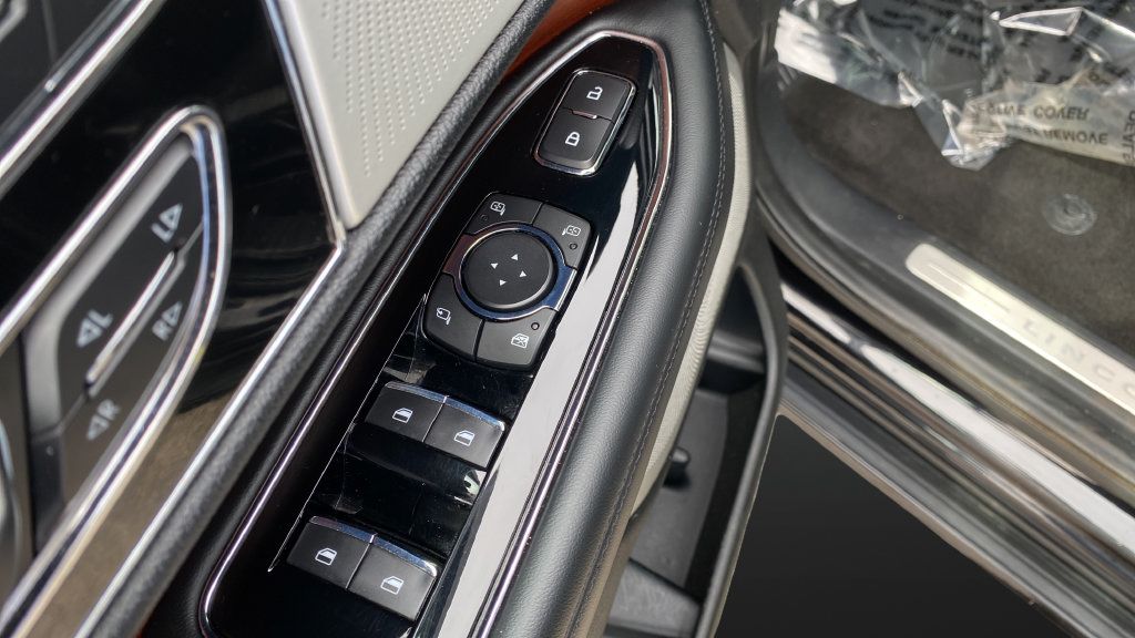 Used 2019 Lincoln Navigator L Reserve w/ Cargo Package AWD/4WD image 22
