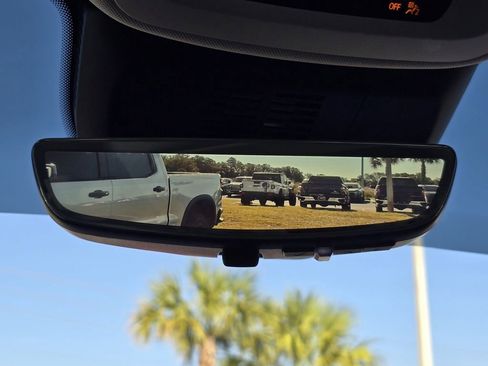 Certified 2025 Buick Envision Avenir image 27