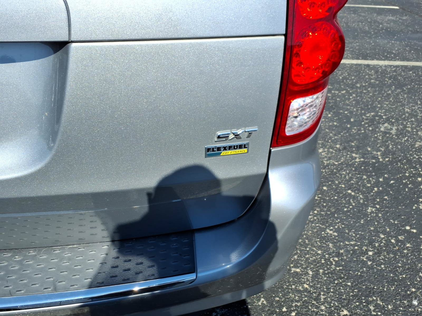 Used 2015 Dodge Grand Caravan SXT FWD image 5