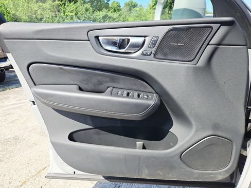 Used 2023 Volvo XC60 B5 Plus w/ Climate Package AWD/4WD image 32