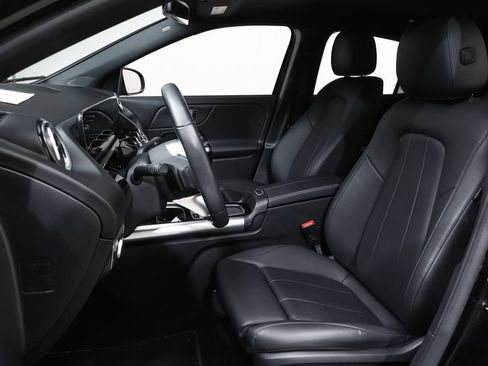 Certified 2024 Mercedes-Benz GLA 250 4MATIC image 8