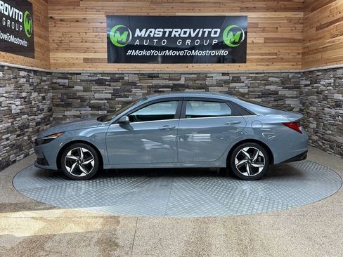 Used 2022 Hyundai Elantra SEL w/ Convenience + Premium Package image 6