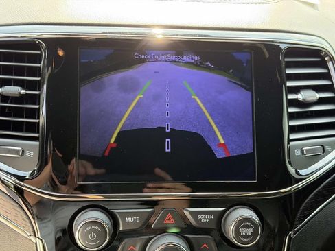 Used 2019 Jeep Grand Cherokee High Altitude AWD/4WD image 33