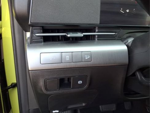 Used 2024 Hyundai Kona SEL FWD image 19