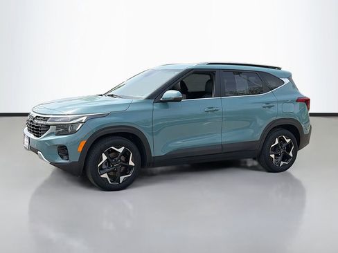 Used 2024 Kia Seltos EX image 3