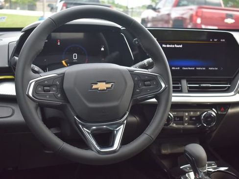 New 2026 Chevrolet Trax LT w/ LT Convenience Package FWD image 19