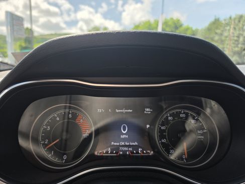 Used 2019 Jeep Cherokee High Altitude AWD/4WD image 20